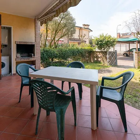Verga Abitazione Al Piano Terra Con Giardino Llido Degli Estensi