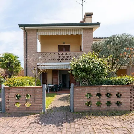 Verga Abitazione Al Piano Terra Con Giardino リド・デッリ・エステンシ