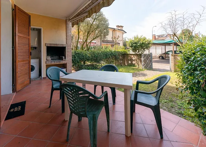 Verga Abitazione Al Piano Terra Con Giardino リド・デッリ・エステンシ