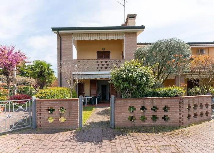 Verga Abitazione Al Piano Terra Con Giardino リド・デッリ・エステンシ