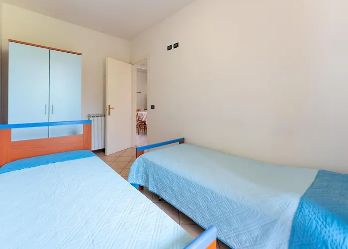 Verga Abitazione Al Piano Terra Con Giardino 別荘 *